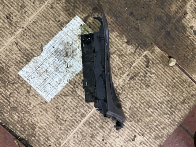 bontott NISSAN ALMERA II Ablakemelő Kapcsoló Négyes / Kettes