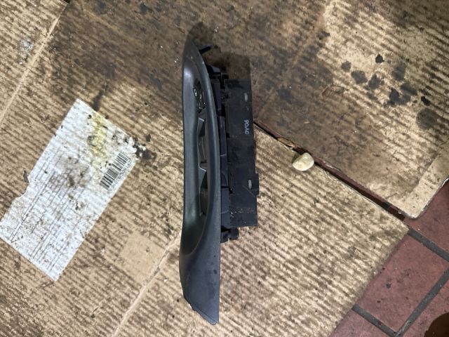 bontott NISSAN ALMERA II Ablakemelő Kapcsoló Négyes / Kettes