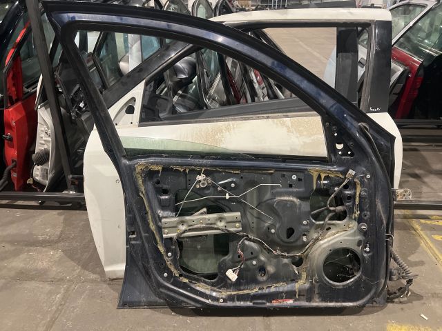 bontott NISSAN ALMERA II Bal első Ajtó (Részeivel)