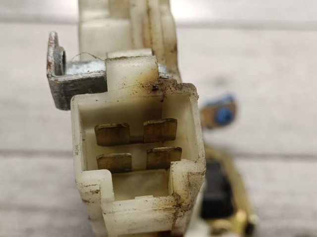 bontott NISSAN ALMERA II Bal első Ajtózár