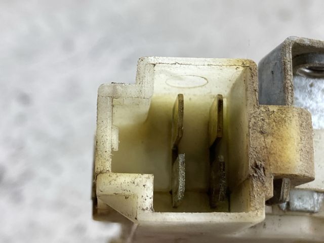 bontott NISSAN ALMERA II Bal első Ajtózár