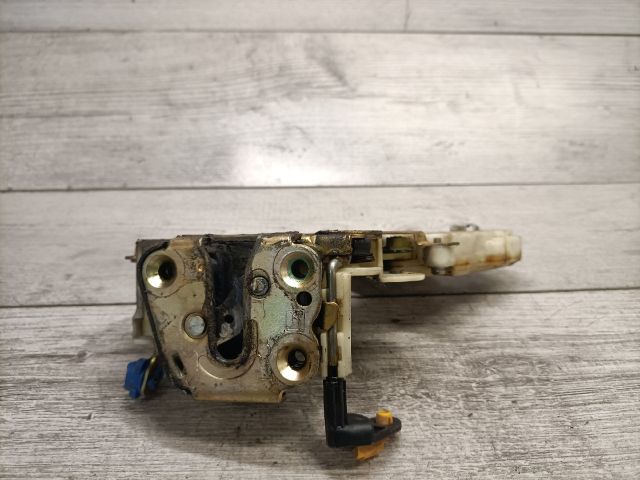 bontott NISSAN ALMERA II Bal első Ajtózár