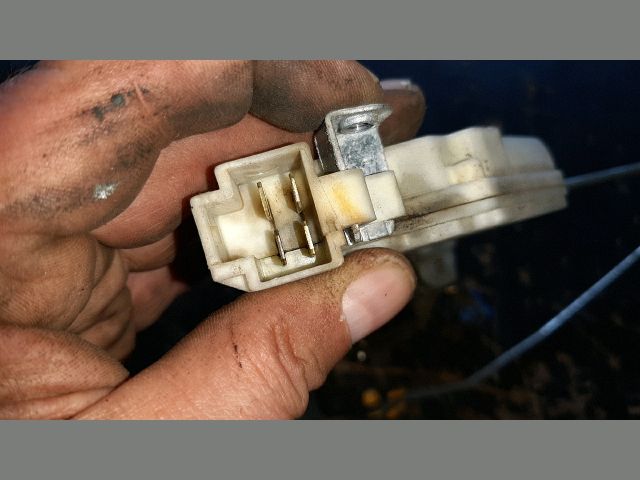 bontott NISSAN ALMERA II Bal első Ajtózár