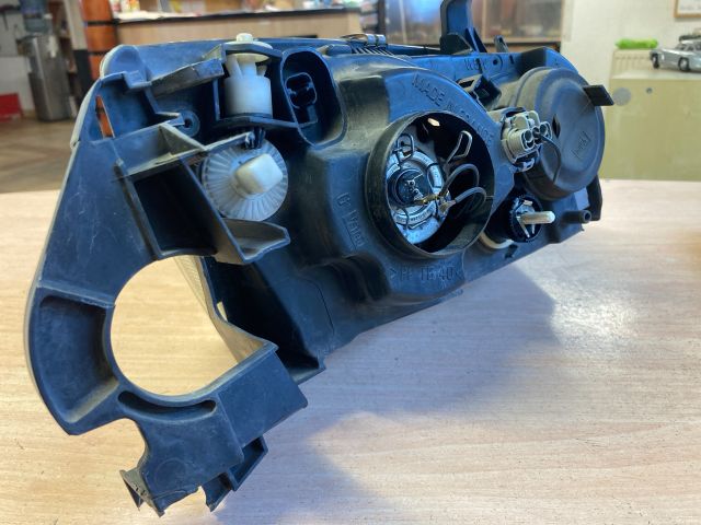 bontott NISSAN ALMERA II Bal Fényszóró