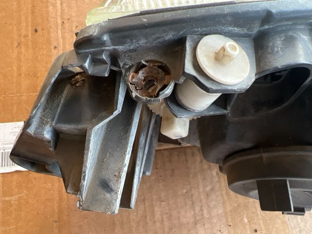 bontott NISSAN ALMERA II Bal Fényszóró