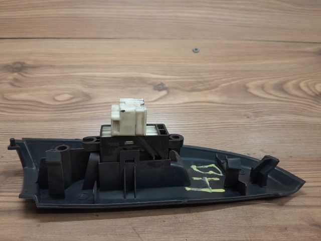 bontott NISSAN ALMERA II Bal hátsó Ablakemelő Kapcsoló