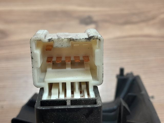 bontott NISSAN ALMERA II Bal hátsó Ablakemelő Kapcsoló