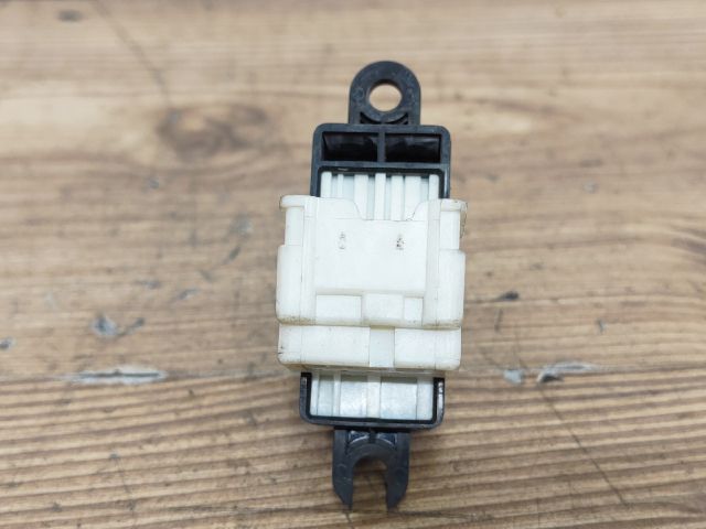 bontott NISSAN ALMERA II Bal hátsó Ablakemelő Kapcsoló