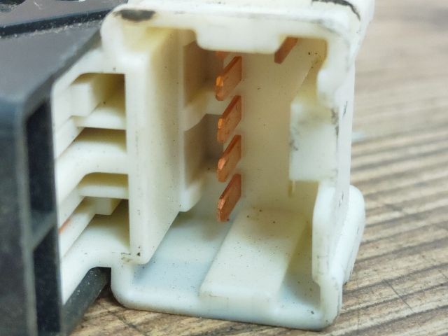 bontott NISSAN ALMERA II Bal hátsó Ablakemelő Kapcsoló