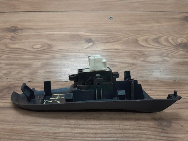 bontott NISSAN ALMERA II Bal hátsó Ablakemelő Kapcsoló