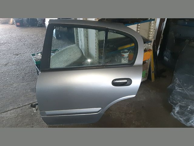 bontott NISSAN ALMERA II Bal hátsó Ajtó (Részeivel)