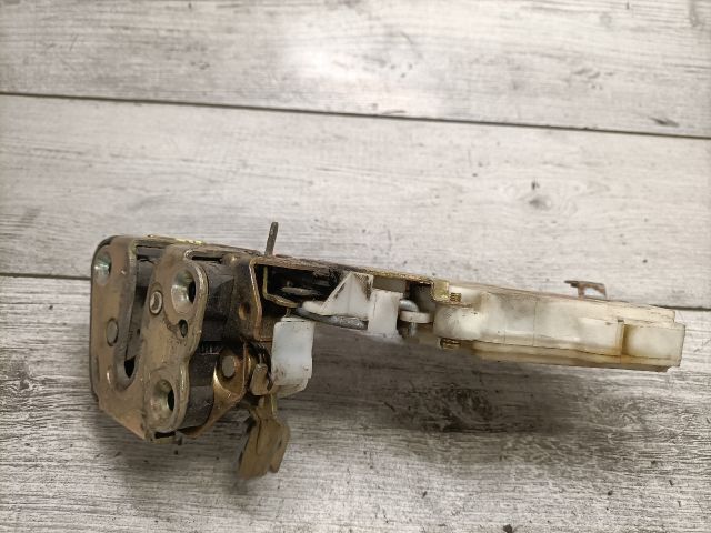 bontott NISSAN ALMERA II Bal hátsó Ajtózár