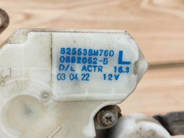 bontott NISSAN ALMERA II Bal hátsó Ajtózár