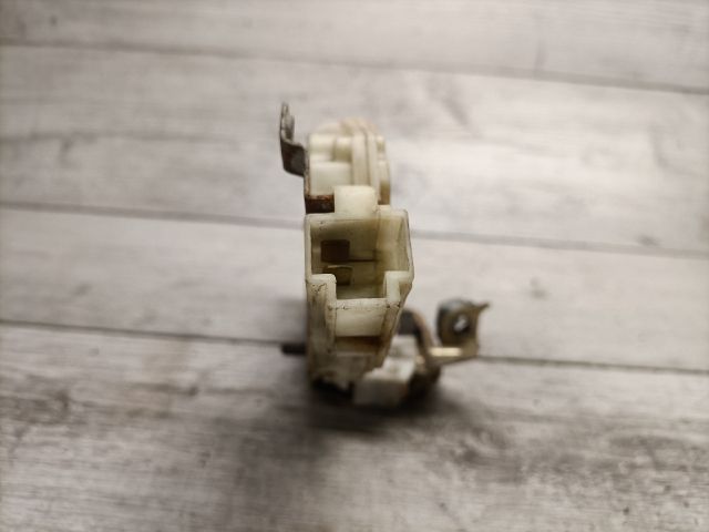 bontott NISSAN ALMERA II Bal hátsó Ajtózár