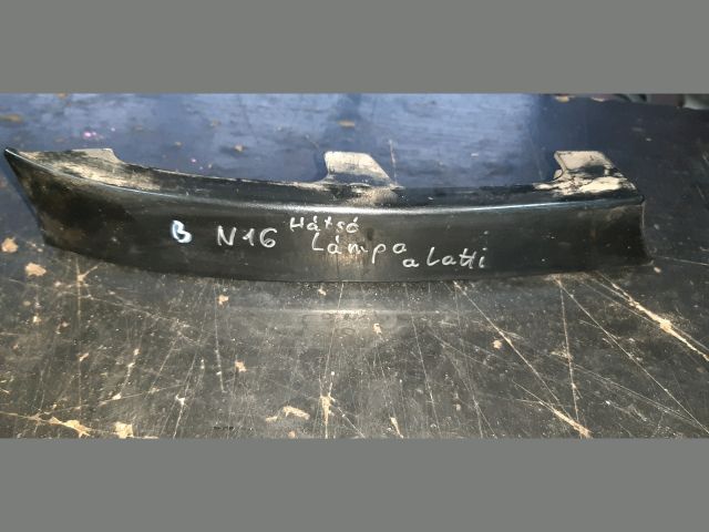 bontott NISSAN ALMERA II Bal Hátsó Lámpa Bajusz Díszléc