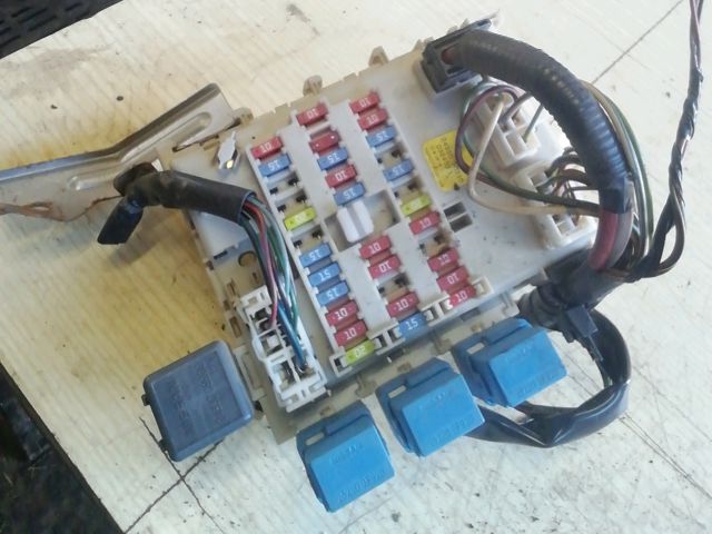 bontott NISSAN ALMERA II Biztosítéktábla Utastér