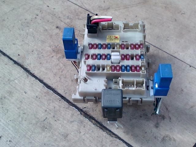 bontott NISSAN ALMERA II Biztosítéktábla Utastér