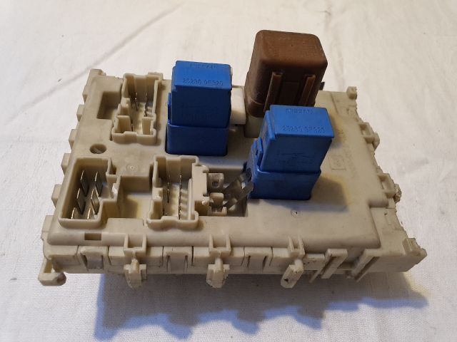 bontott NISSAN ALMERA II Biztosítéktábla Utastér