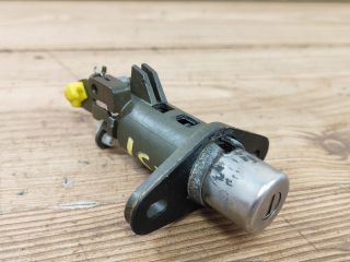 bontott NISSAN ALMERA II Csomagtér Nyitó Kar / Gomb