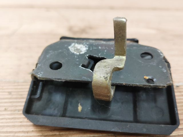 bontott NISSAN ALMERA II Csomagtérajtó Zárszerkezet