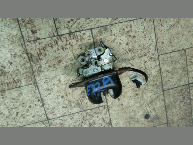 bontott NISSAN ALMERA II Csomagtérajtó Zárszerkezet