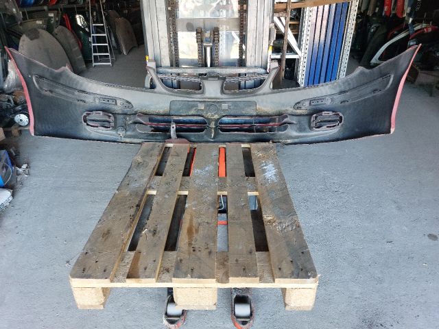 bontott NISSAN ALMERA II Első Lökhárító (Részeivel)