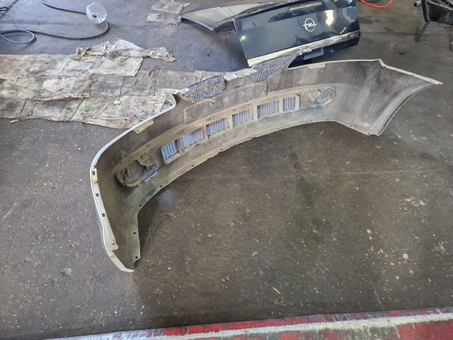 bontott NISSAN ALMERA II Első Lökhárító (Részeivel)