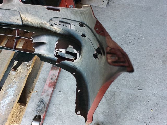 bontott NISSAN ALMERA II Első Lökhárító (Részeivel)