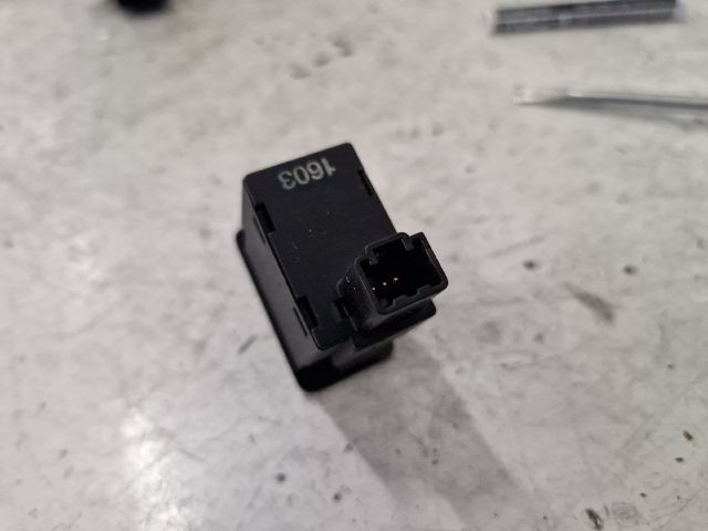 bontott NISSAN ALMERA II Fényszórómagasság Állító Kapcsoló