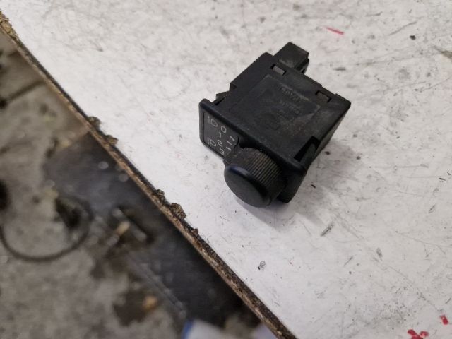 bontott NISSAN ALMERA II Fényszórómagasság Állító Kapcsoló