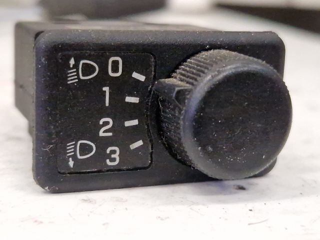 bontott NISSAN ALMERA II Fényszórómagasság Állító Kapcsoló