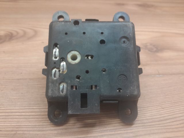 bontott NISSAN ALMERA II Fűtés Állító Motor