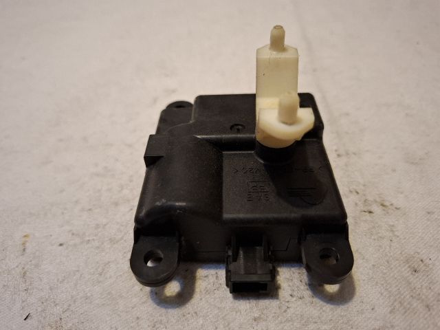 bontott NISSAN ALMERA II Fűtés Állító Motor