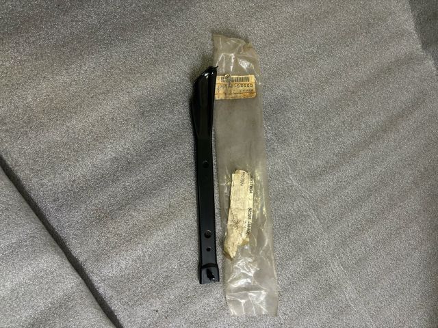 bontott NISSAN ALMERA II Homlokfal Alsó Tartó