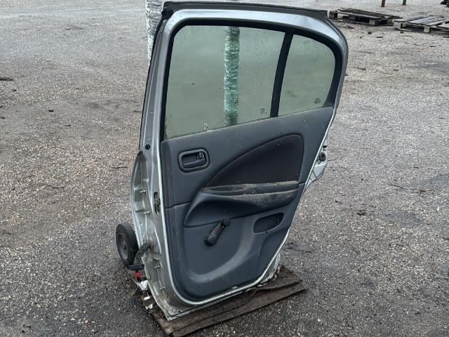 bontott NISSAN ALMERA II Jobb Csomagtérajtó (Részeivel)