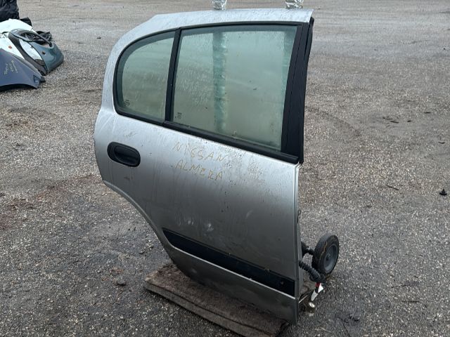 bontott NISSAN ALMERA II Jobb Csomagtérajtó (Részeivel)