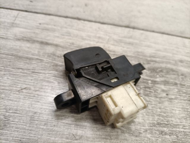 bontott NISSAN ALMERA II Jobb első Ablakemelő Kapcsoló