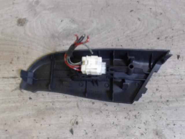 bontott NISSAN ALMERA II Jobb első Ablakemelő Kapcsoló