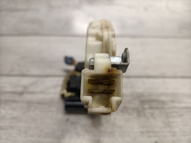 bontott NISSAN ALMERA II Jobb első Ajtózár