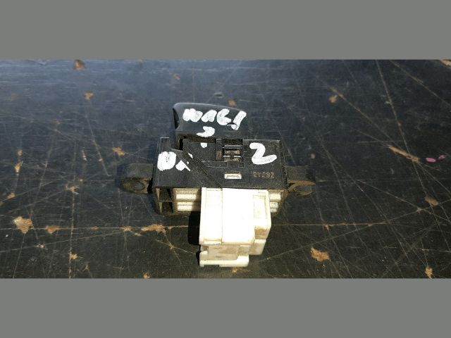 bontott NISSAN ALMERA II Jobb hátsó Ablakemelő Kapcsoló