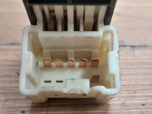 bontott NISSAN ALMERA II Jobb hátsó Ablakemelő Kapcsoló