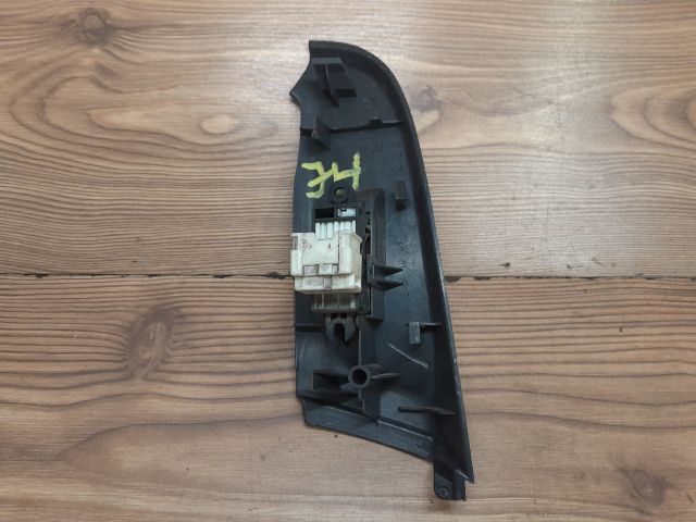 bontott NISSAN ALMERA II Jobb hátsó Ablakemelő Kapcsoló