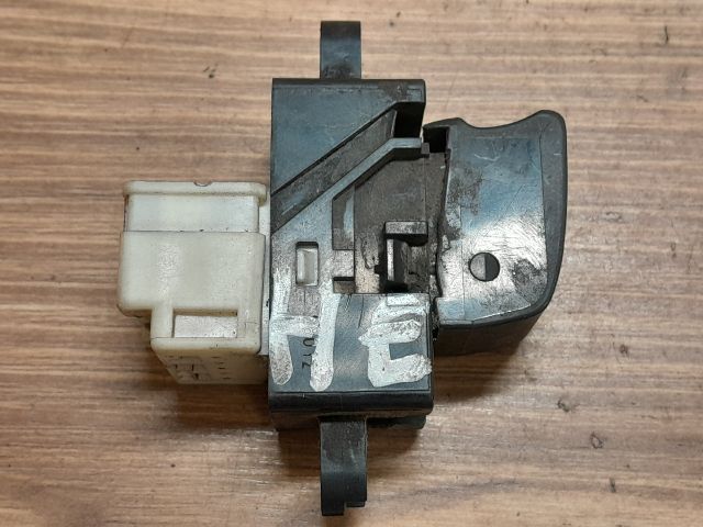 bontott NISSAN ALMERA II Jobb hátsó Ablakemelő Kapcsoló