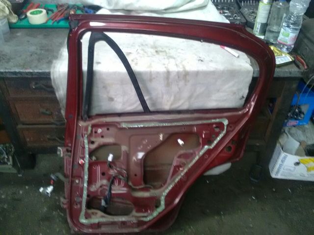 bontott NISSAN ALMERA II Jobb hátsó Ajtó (Üres lemez)