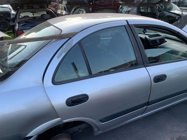 bontott NISSAN ALMERA II Jobb hátsó Ajtó (Üres lemez)