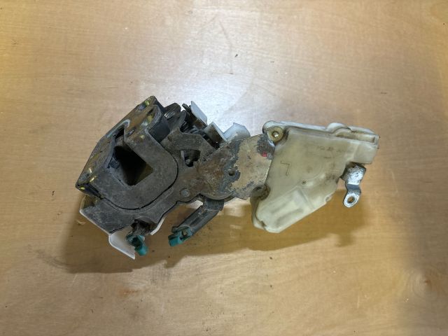 bontott NISSAN ALMERA II Jobb hátsó Ajtózár