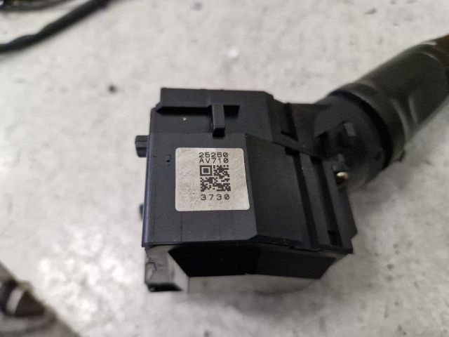 bontott NISSAN ALMERA II Jobb Kormánykapcsoló Ablaktörlő