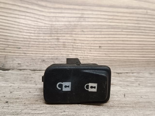 bontott NISSAN ALMERA II Központizár Kapcsoló