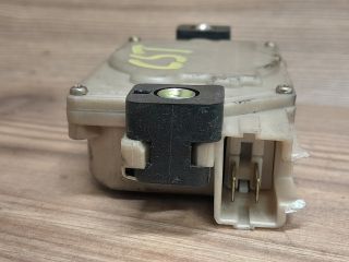 bontott NISSAN ALMERA II Központizár Motor Csomagtérajtó