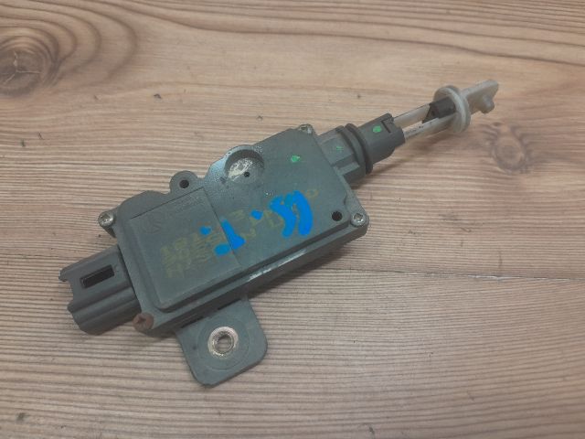 bontott NISSAN ALMERA II Központizár Motor Csomagtérajtó